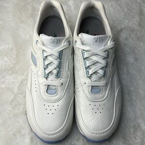 SAS Tour‎ LaceUp Tripad Comfort White Leather Sneaker Walking USA 8.5 AA Narrow